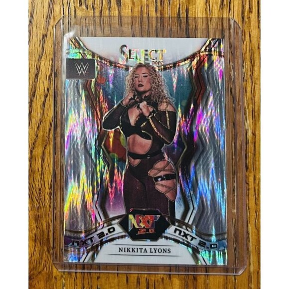 2022 WWE Select Nikkita Lyons NXT 2.0 Silver Flash Prizm #8 Wrestling - Picture 1 of 2